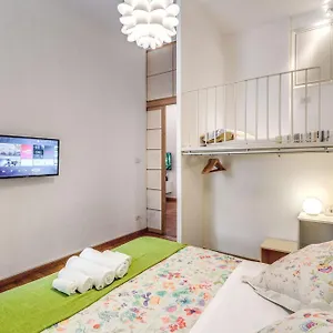 Elegant Behind The Colosseum Apartment