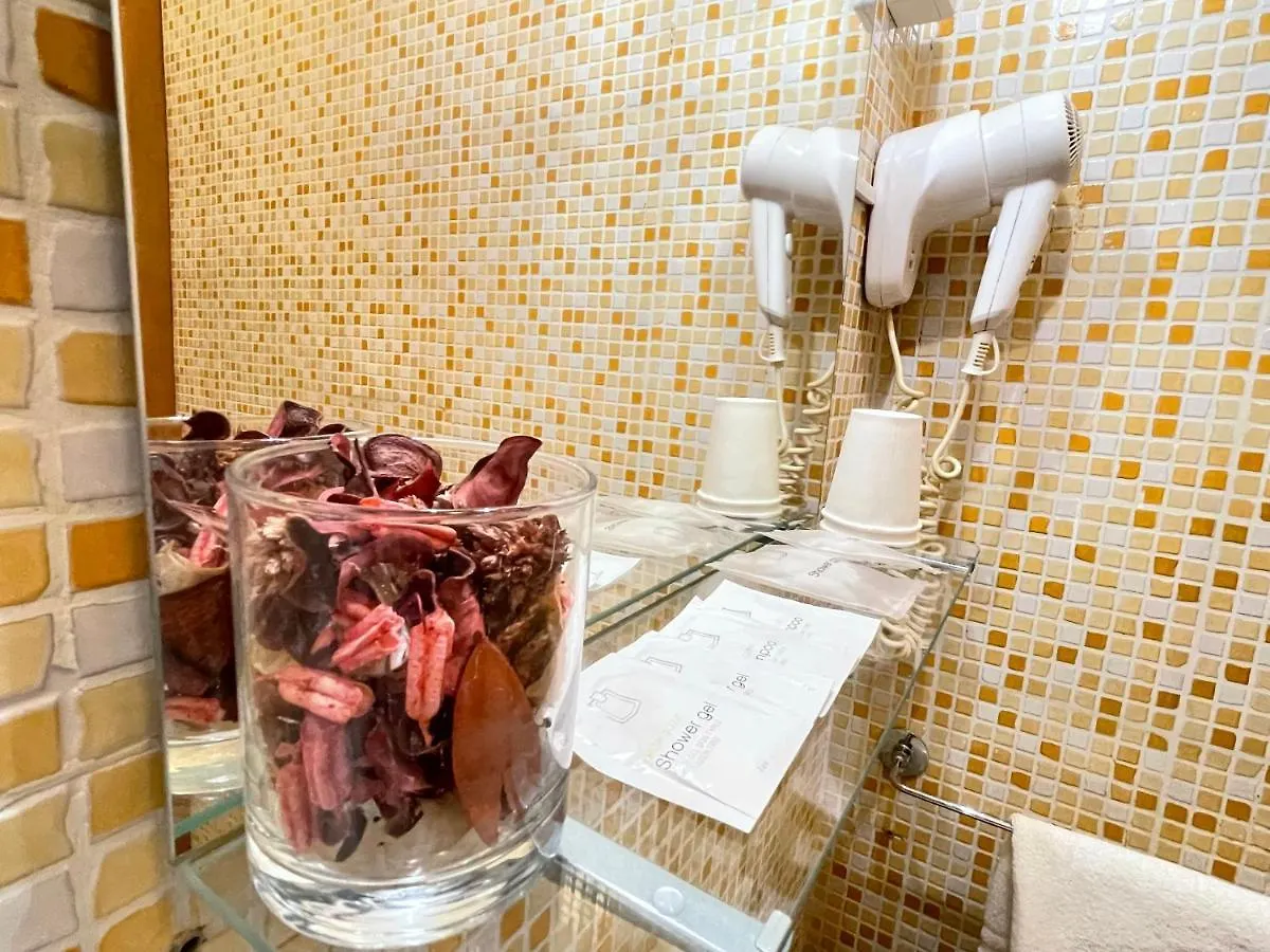 Roman Holidays Rooms Otranto 3*, Rome